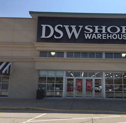 Dsw canton ga - Geography. Canton is located near the center of Cherokee County at (34.227307, −84.494727 The city lies just north of Holly Springs and south of Ball Ground. Interstate 575 passes through the eastern side of the city, with access from exits 14 through 20. Canton is 40 miles (64 km) north of downtown Atlanta via I-575 and I-75.. According to the United …